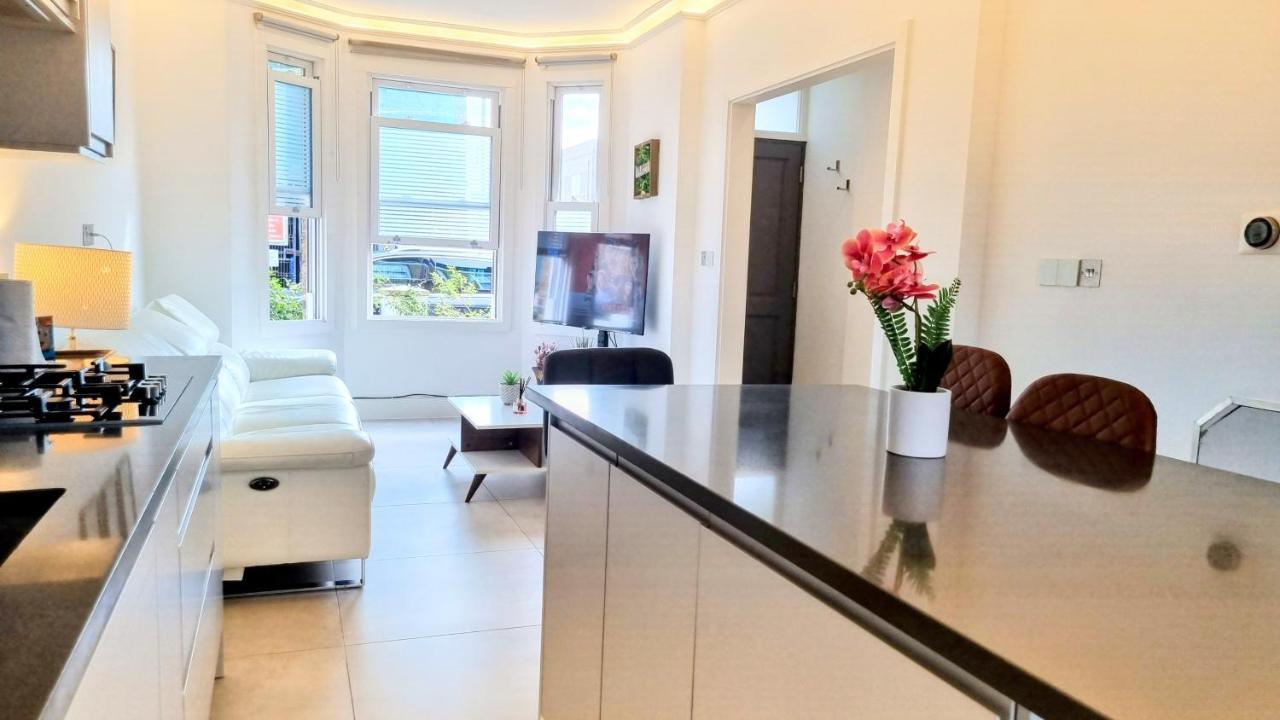 Вілла Surbiton Luxury Garden House 19 Екстер'єр фото