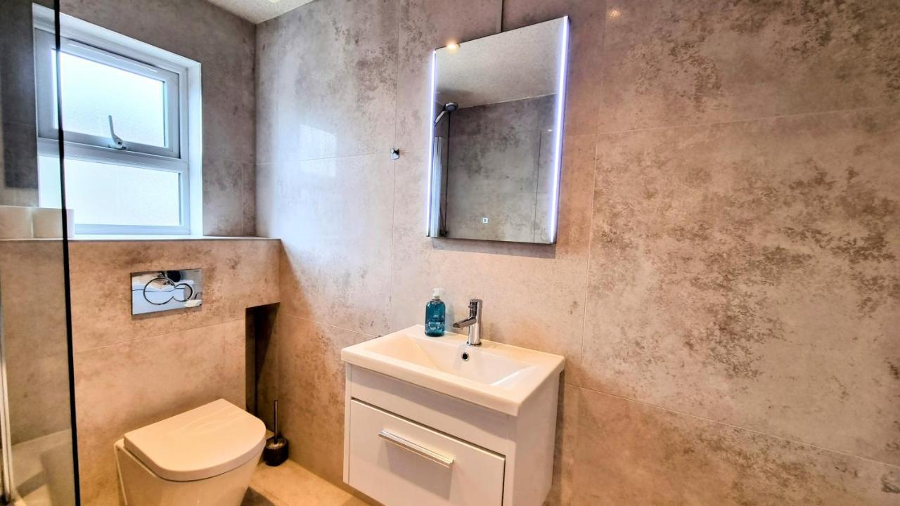 Вілла Surbiton Luxury Garden House 19 Екстер'єр фото